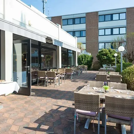 Garner By Ihg Отель 4*